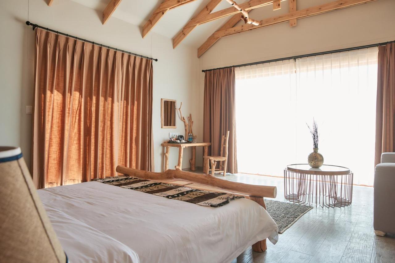 Agama Lodge Solitaire Extérieur photo